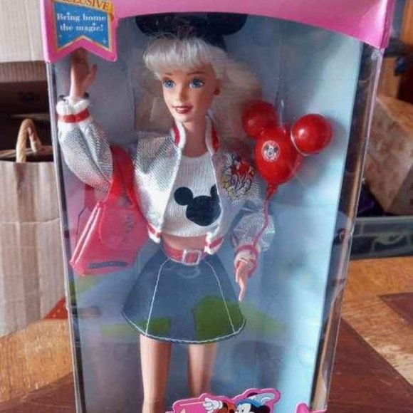 SPECIAL EDITION 25TH ANNIVERSARY WALT DISNEY WORLD BARBIE UNOPENED 1996 - Picture 1 of 5